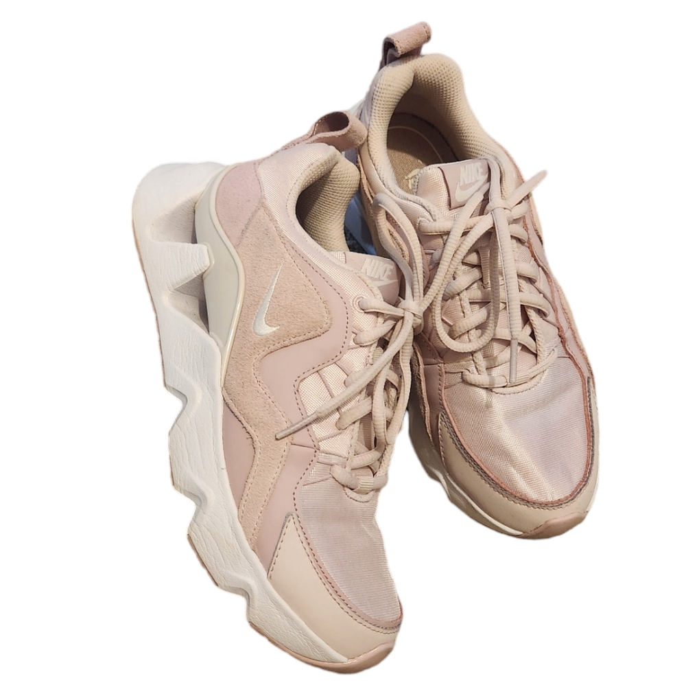 Nike Ryz 365 Barely Rose Shoes